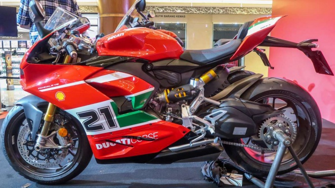 Ducati Panigale V2 2022 phiên bản kỷ niệm có giá từ 31.100 USD tại ĐNÁ